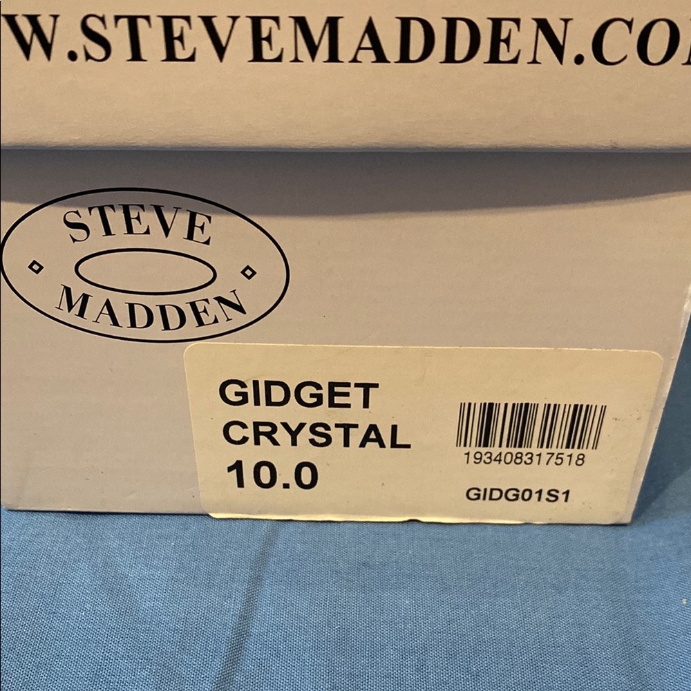 Steve Madden Women's Silver Flats - Picture 3 of 3